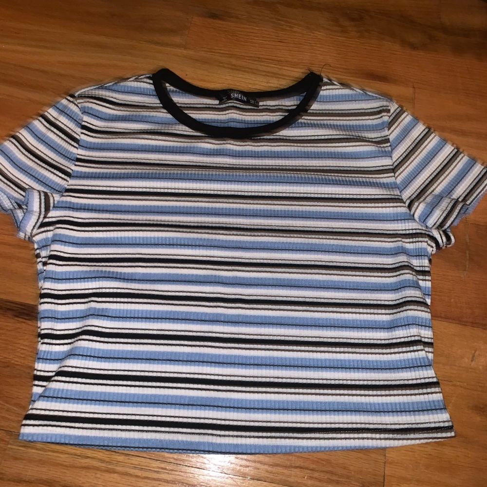 ❤️ 3 for $20 ❤️ striped crop top